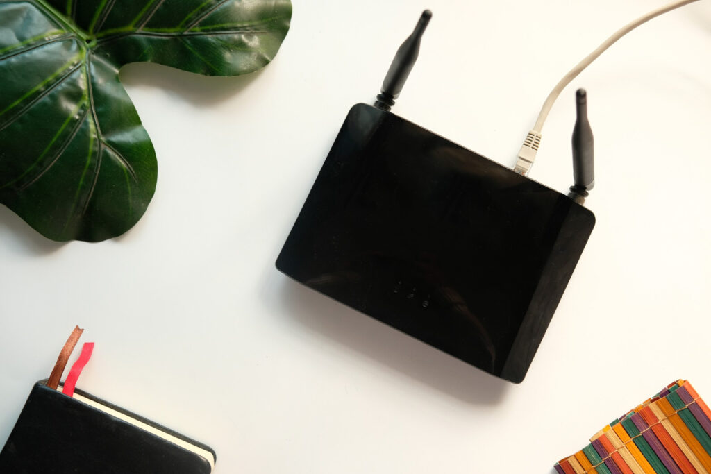 Calcul d’autonomie sans surprise : watt-heures, charge réelle et modes d’économie qui n’entament pas la stabilité du Wi-Fi